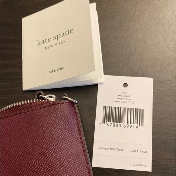 [🚫SOLD🚫] Kate Spade Wristlet - Picture 5 of 7
